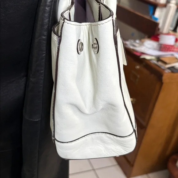 Coach F13675 Hampton Madeleine satchel/carryall smooth thick leather
White EUC - Picture 5 of 17